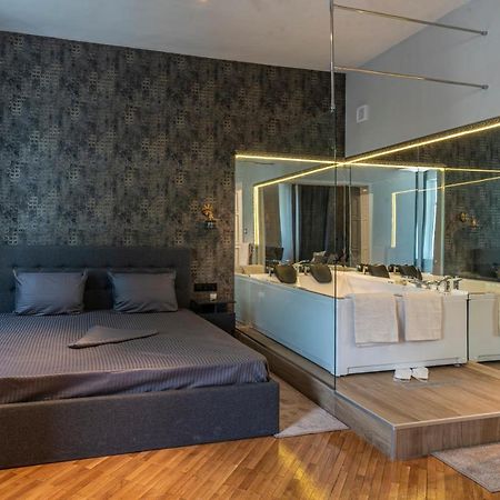 Luxury Vitosha Apartment Sofia Bagian luar foto
