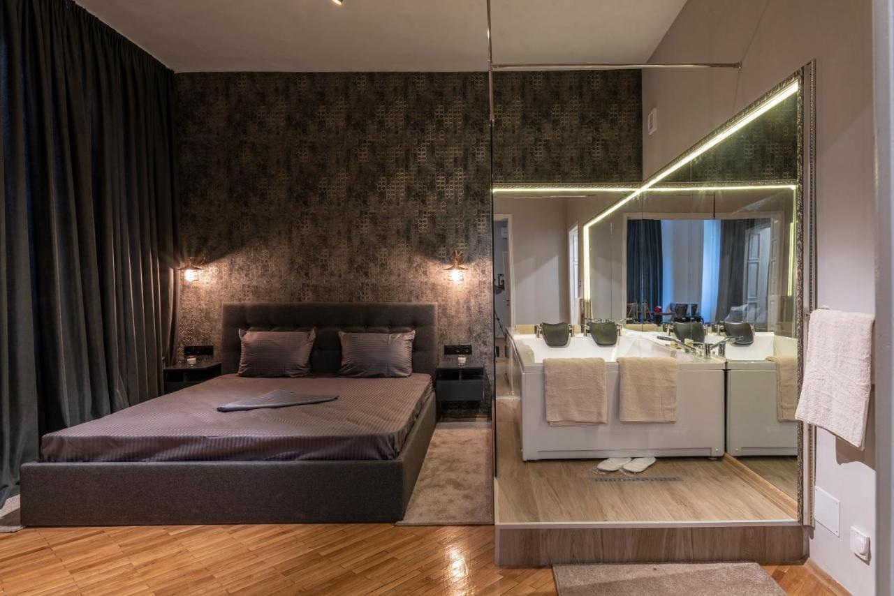 Luxury Vitosha Apartment Sofia Bagian luar foto