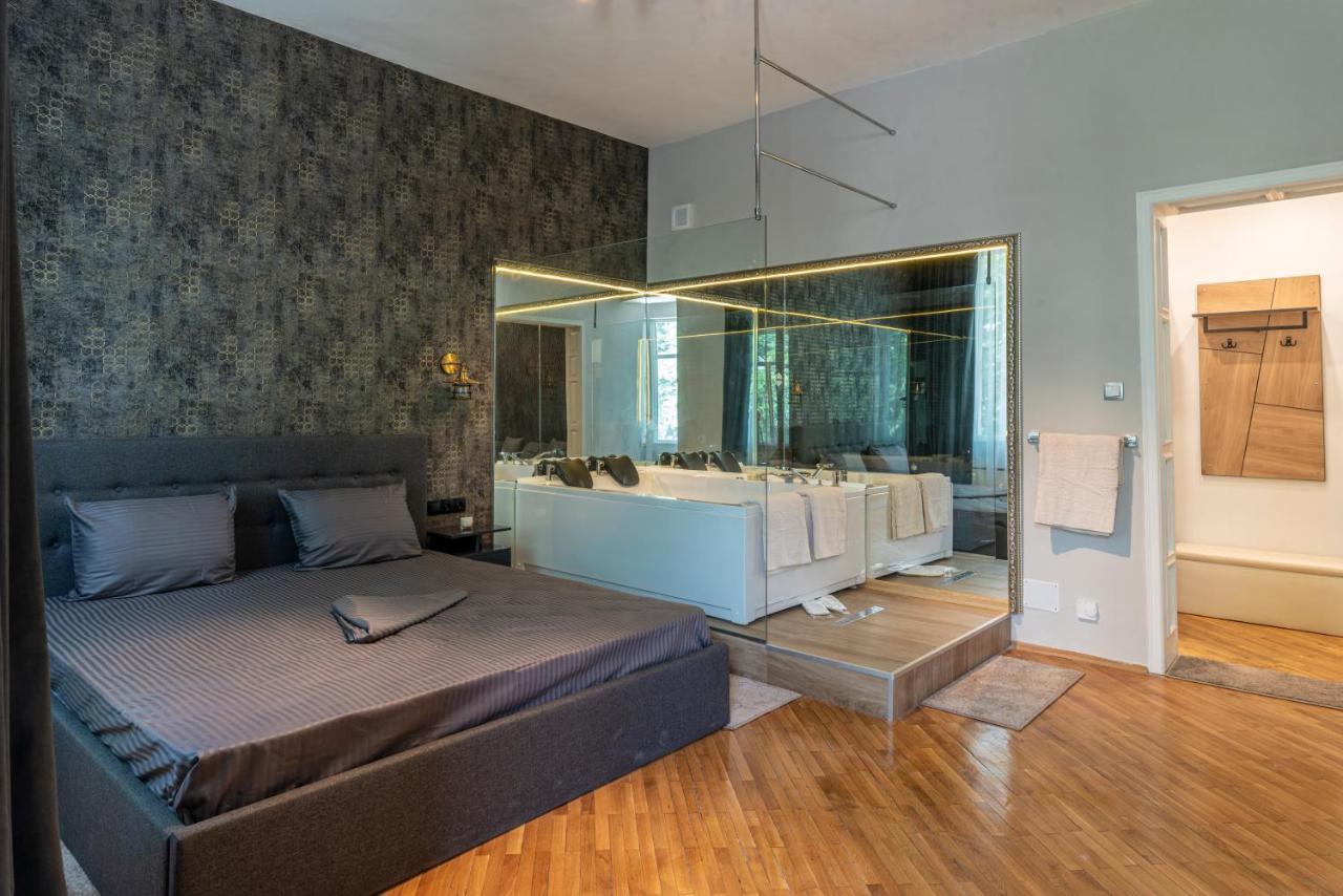 Luxury Vitosha Apartment Sofia Bagian luar foto
