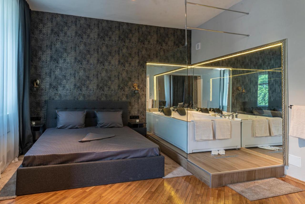 Luxury Vitosha Apartment Sofia Bagian luar foto