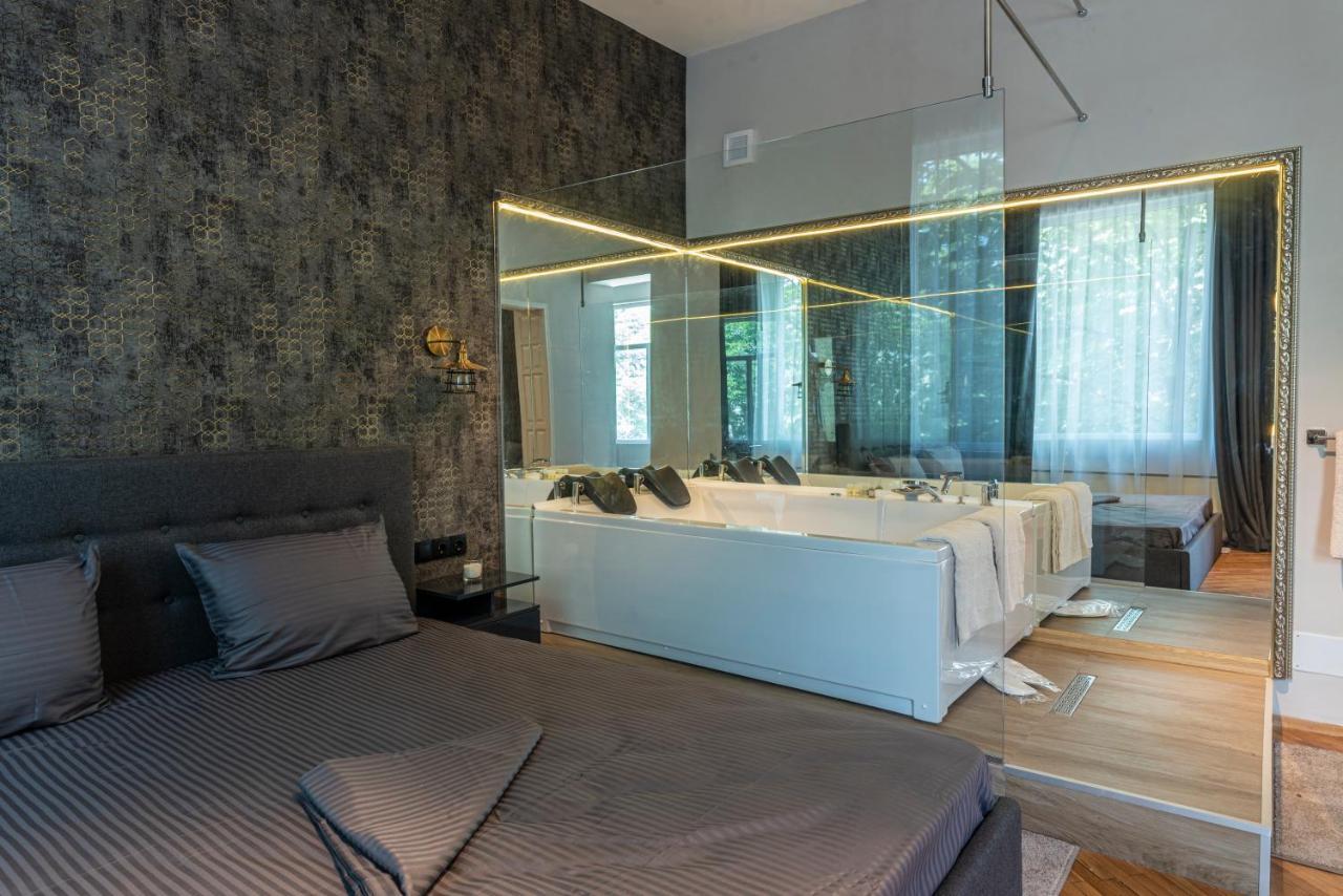 Luxury Vitosha Apartment Sofia Bagian luar foto